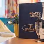 Barry Memle Directly At The 4*