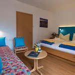 Otel Barry Memle Directly At The