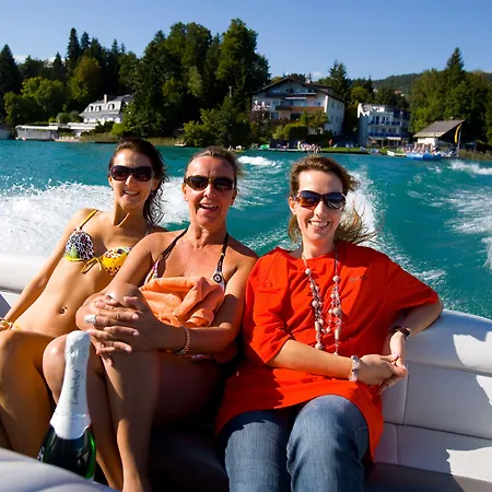 باري ميمل دايركتلي آت ذا ليك 4*