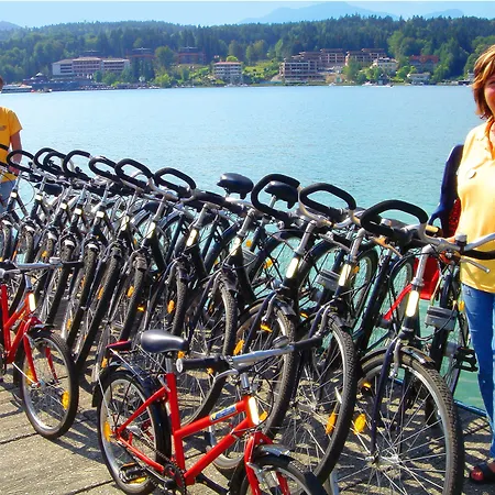 باري ميمل دايركتلي آت ذا ليك