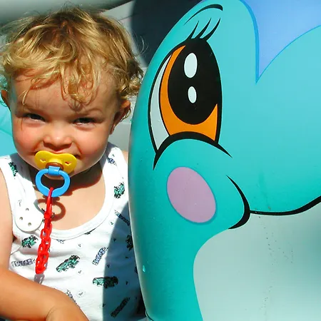 Barry Memle Directly At The Hotel