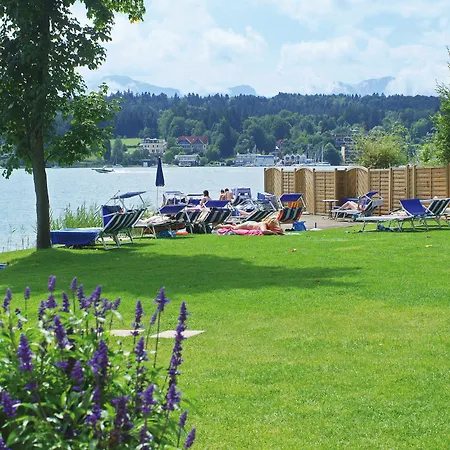 باري ميمل دايركتلي آت ذا ليك 4*