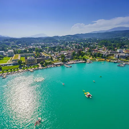 Barry Memle Directly At The 4*