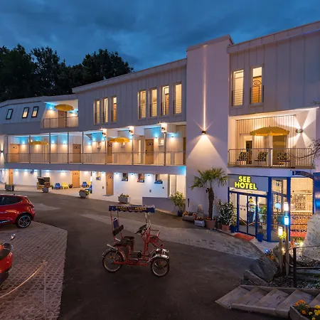 باري ميمل دايركتلي آت ذا ليك 4* فيلدين ام ورثرسي