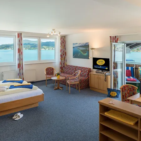 Barry Memle Directly At The Hotel