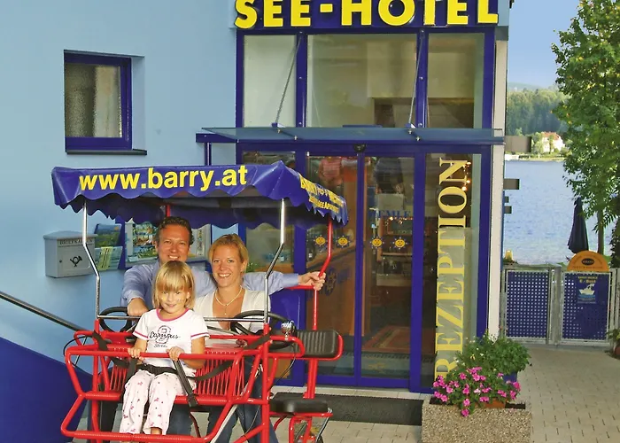 Barry Memle Directly At The מלון