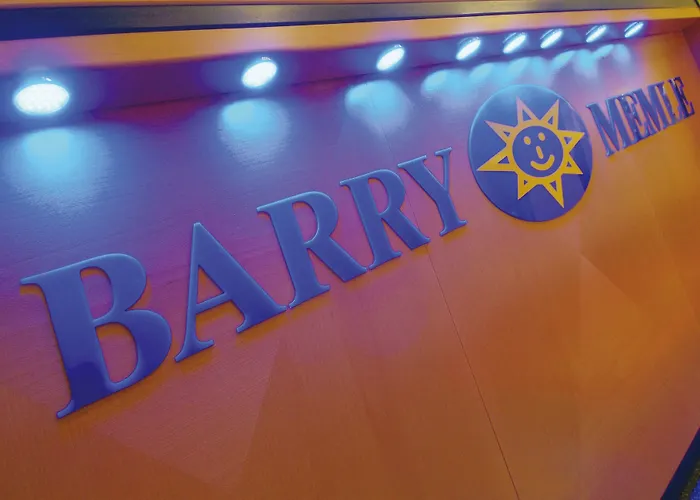 Barry Memle Directly At The מלון 4*