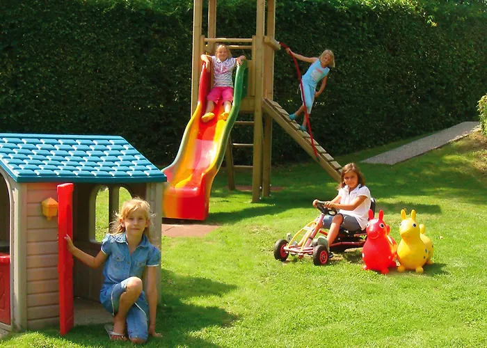 Barry Memle Directly At The מלון