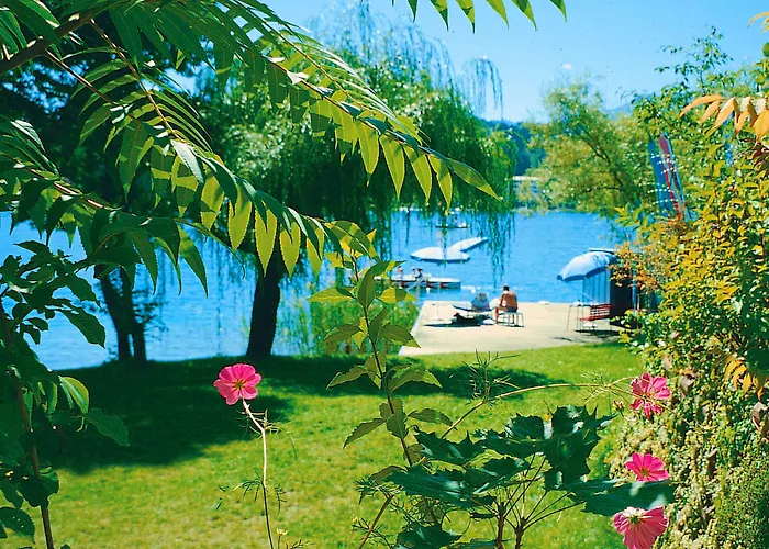 Hotel Barry Memle Directly At The