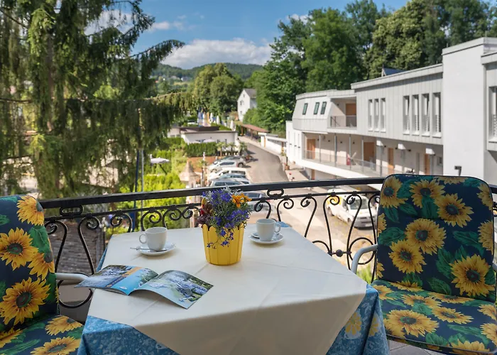 Barry Memle Directly At The 4*