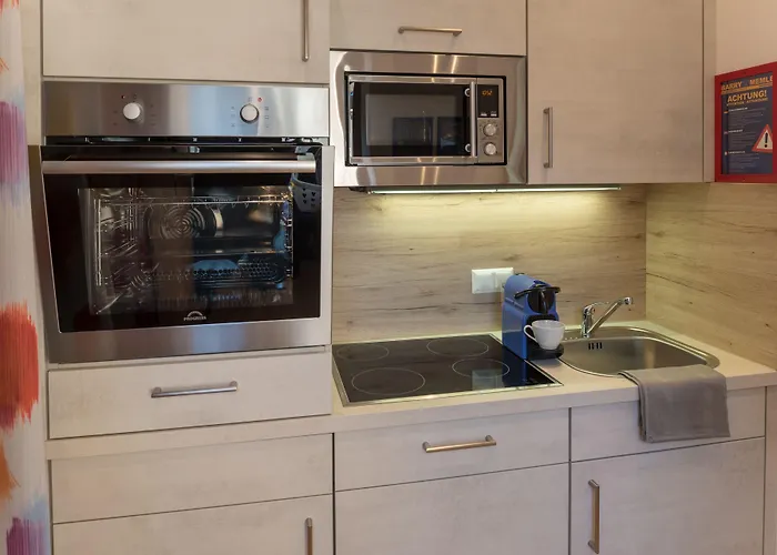 Hotel Barry Memle Directly At The